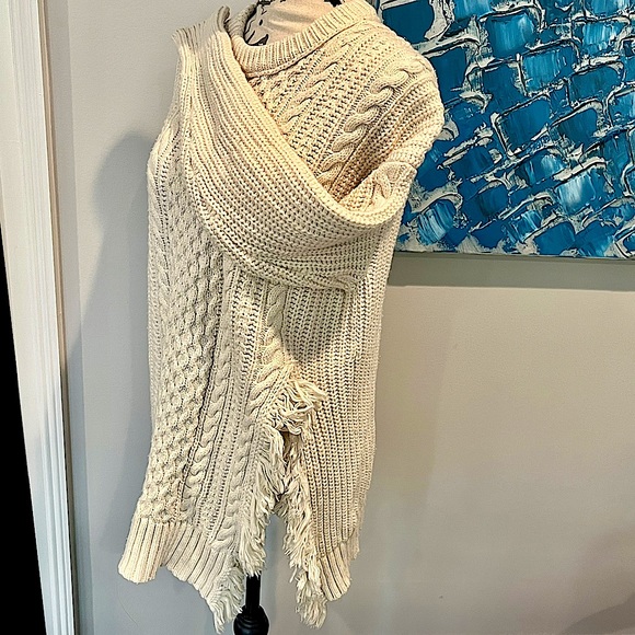 J.Crew Cable Knit Sweater with Side Slit Fringe Detail in Ivory - Picture 15 of 16